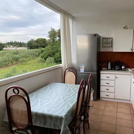 Meli Apartment *